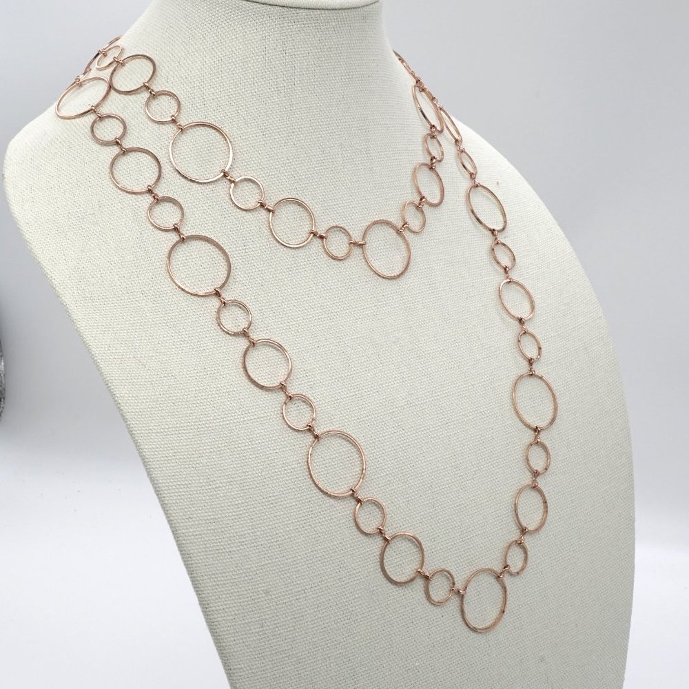 Long necklace gold metal rings. - Picture 2 of 2
